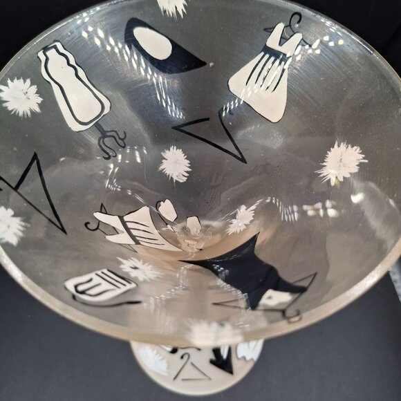 Hand-Painted Lolita "Glamour-Tini" Martini Glass With Fashion-Themed Design - Picture 5 of 6